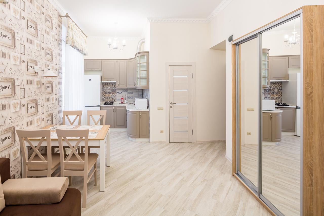 Leogrand Vip Apartments On Udatnogo 4 Lviv Exteriör bild